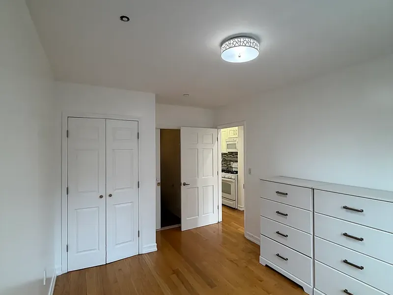 2027 1st Avenue #6, photo 3