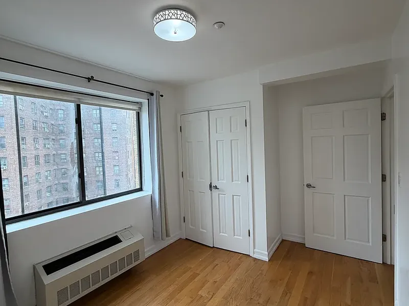 2027 1st Avenue #6, photo 4