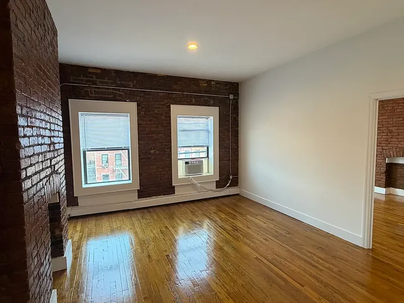 2153 2nd Avenue #4