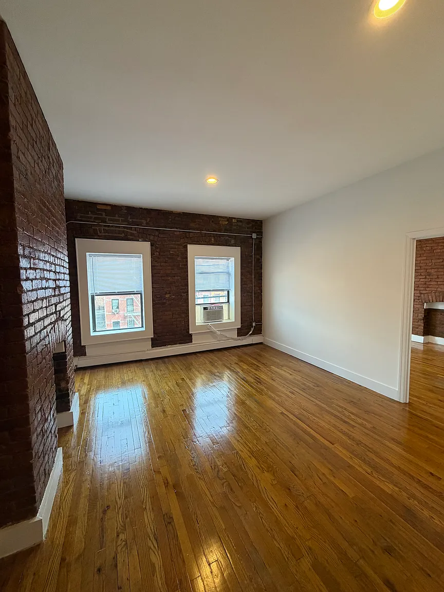 2153 2nd Avenue #4, photo 1